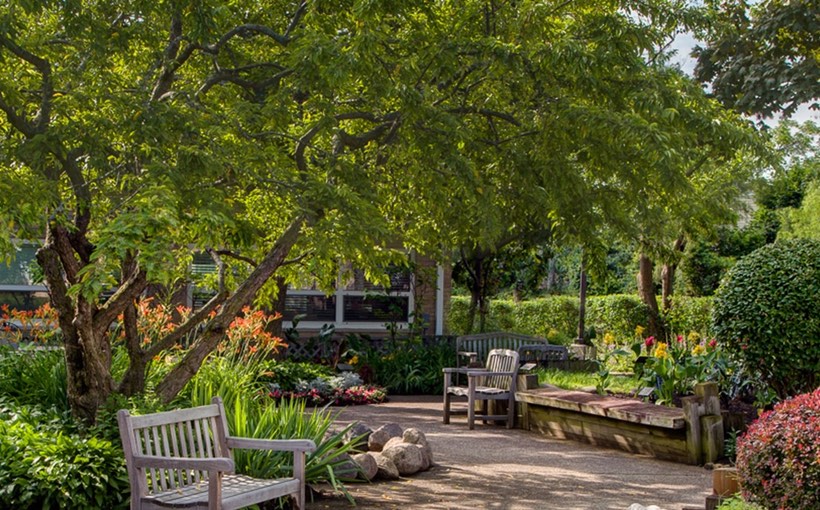 ch_Bella-Terra_Courtyard.jpg