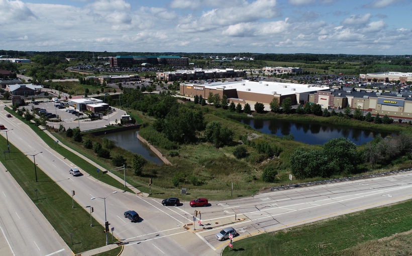 ch_Grafton_Commons_Shopping_Center_Grafton_WI.jpg