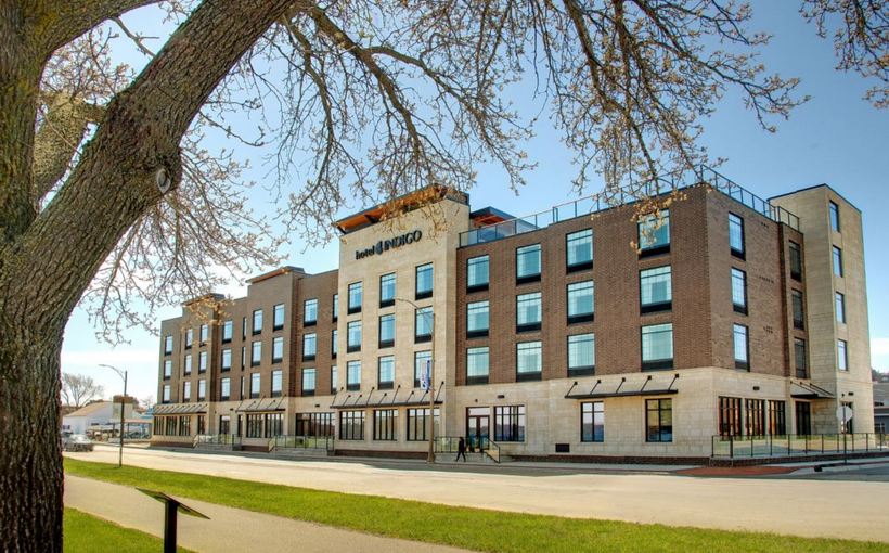 ch_Hotel-Indigo-Traverse-City.jpg
