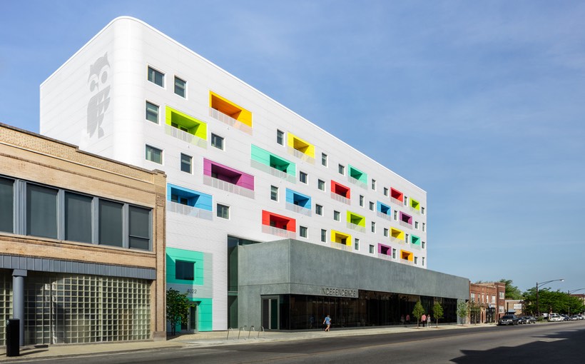 ch_Independence-Apartments-Exterior-Irving-Park.jpg