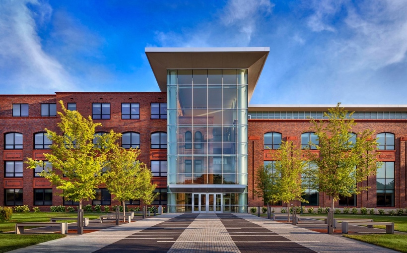 ch_New-Trier-High-School-Expansion-from-Wight-Company.jpg