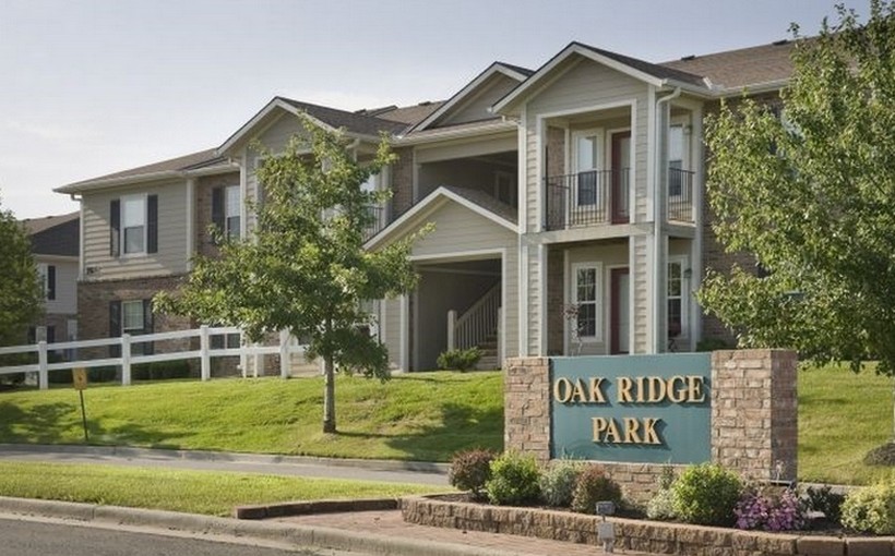 ch_Oak-Ridge-Park-apartments-Olathe.jpg