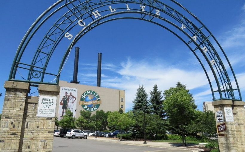 ch_Schlitz-Park-gateway.jpg