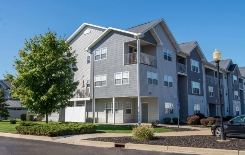 ch_Slver-Lake-Hills-Fenton-MI.png