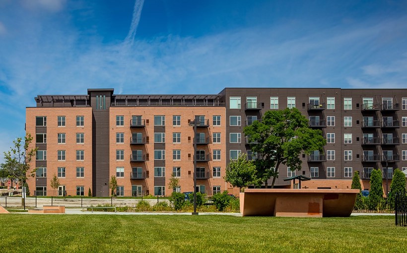 ch_Uptown-La-Grange-Apartments.jpg