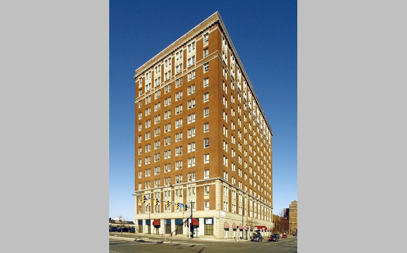 ch_fenway-manor-cleveland-oh-building-photo.jpg
