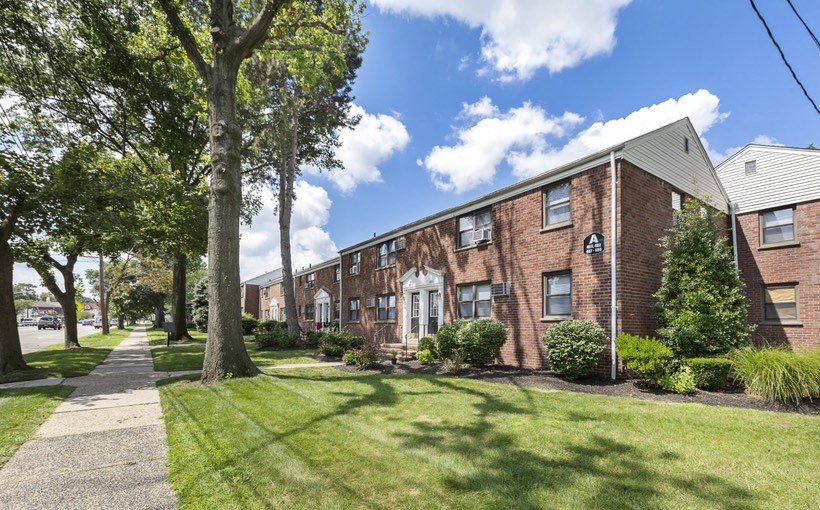ny_Boulevard-Apartments-Hasbrouck-Heights.jpg