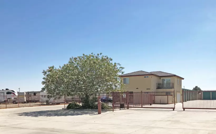 LA Landcaster Self Storage