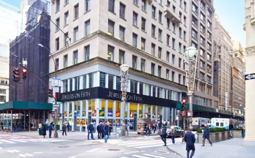 New York 576 Fifth Avenue Manhattan