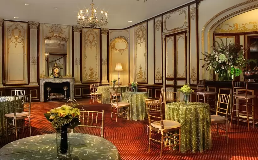 New York Metropolitan Club interior