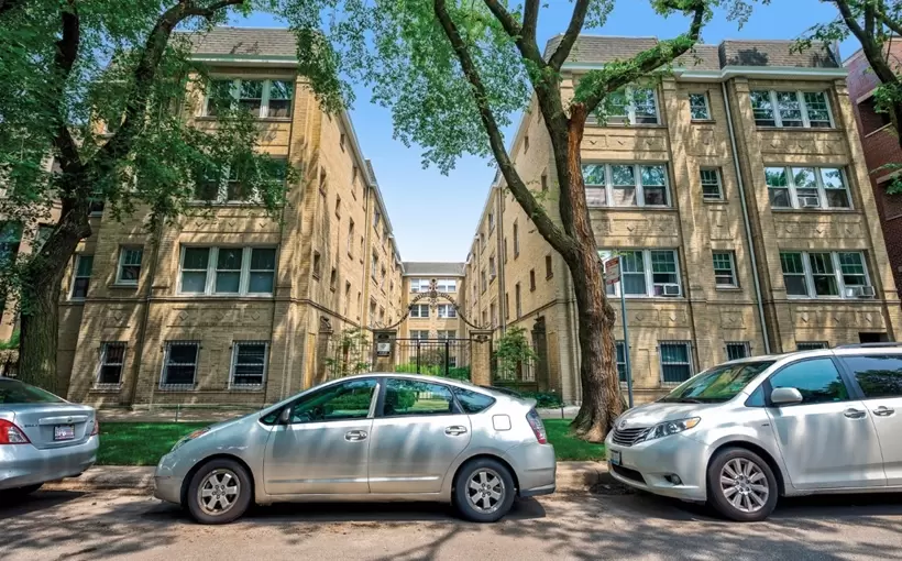 Chicago 4415 N. Greenview Avenue Chicago