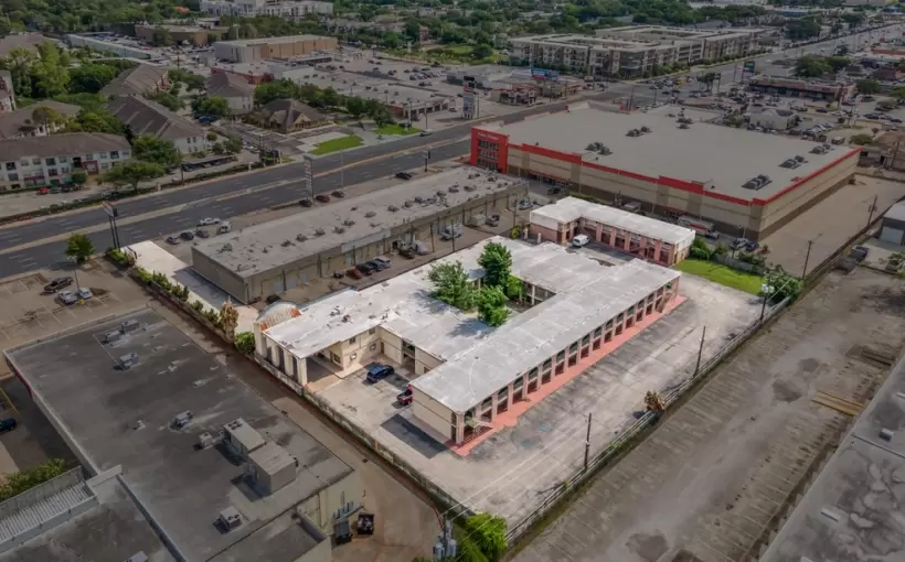 9041 Westheimer
