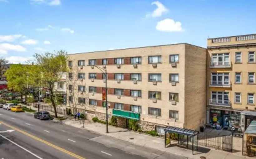 6758 N. Sheridan Rd. Rogers Park Chicago multifamily sale Kiser Group Becovic