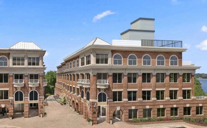 Towngate North condo complex in Alexandria, VA