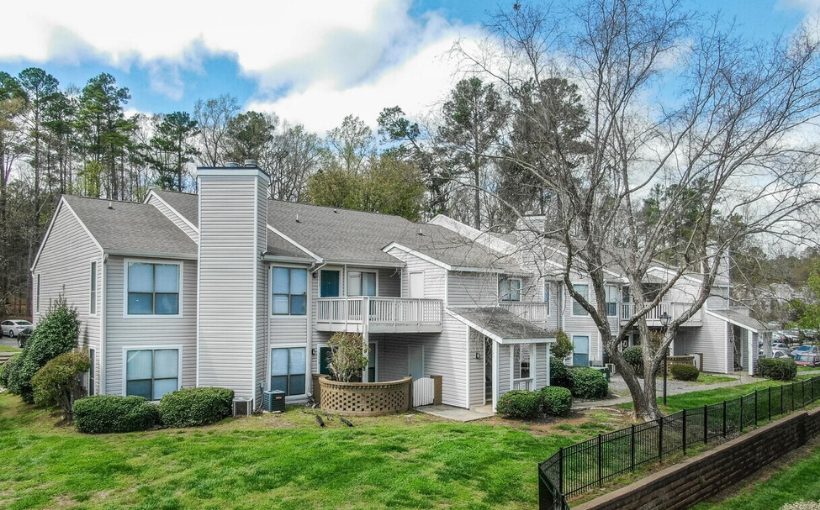 Chapel View apartments in Chapel Hill, NC