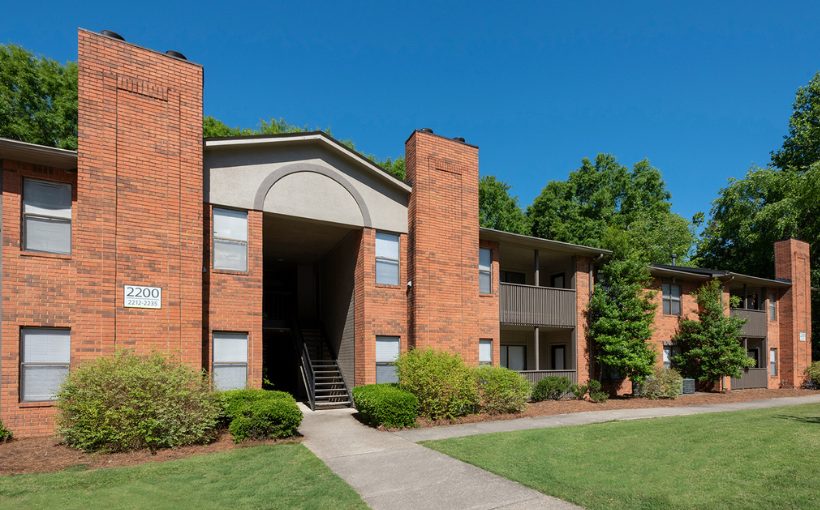 Riverchase Landing apartments in Birmingham, AL