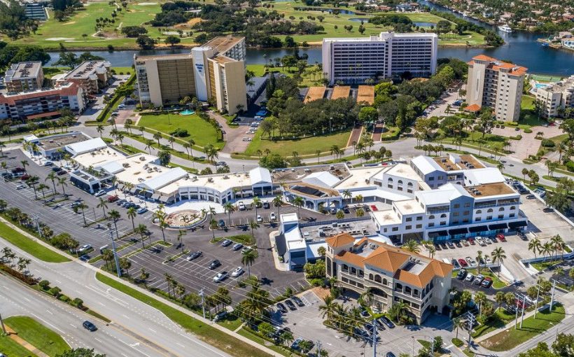 Crystal Cove retail center in North Palm Beach, FL
