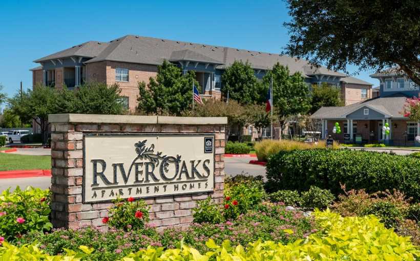 River Oaks
