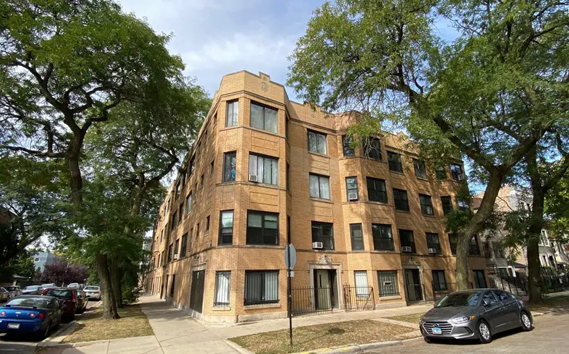 Essex Realty Group recently facilitated the sale of a three-property apartment portfolio in the North Side’s Logan Square neighborhood