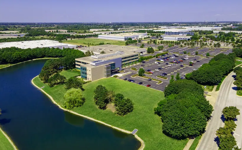 Colliers arranged a lease with Thales Defense & Security at 750 Commons Dr. in Aurora, IL, bringing the office property to 100% occupancy