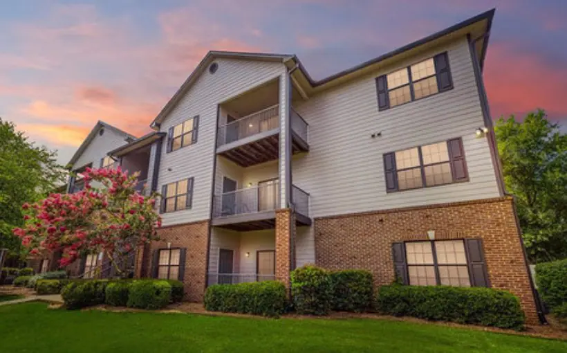 JLL has secured a $318.5-million acquisition loan for a six-property, 1,494-unit multi-housing portfolio with properties in MD, VA and AL