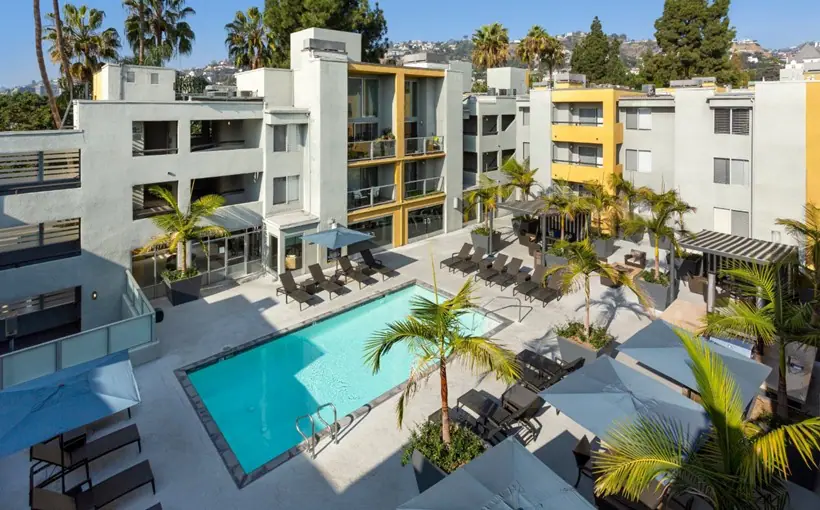 CA The Crescent at West Hollywood Apartments