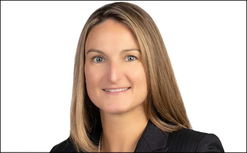 Headshot of Julia Schmidt