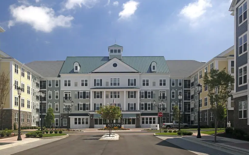Greystone provided a $203,143,000 Freddie Mac Optigo loan to a TRITEC Real Estate Company affiliate for Alston Station Square, a market-rate rental apartment complex in Ronkonkoma, NY