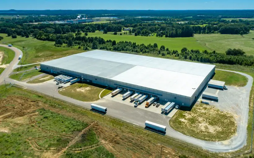 Stan Johnson Company has finalized the $21.3-million sale of a single-tenant industrial facility leased to Advanced Distributors Products in Grenada, MS.