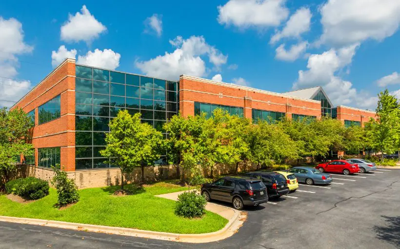 Divaris Real Estate has completed the sale of office condo in the Crown Pointe Office Park complex in Gaithersburg, MD for $1.6 million.