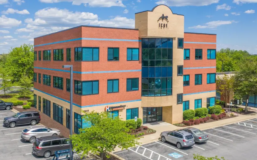 MacKenzie Commercial Real Estate Services, LLC, has brokered the sale of an office building and an industrial building for $5.2 million combined.