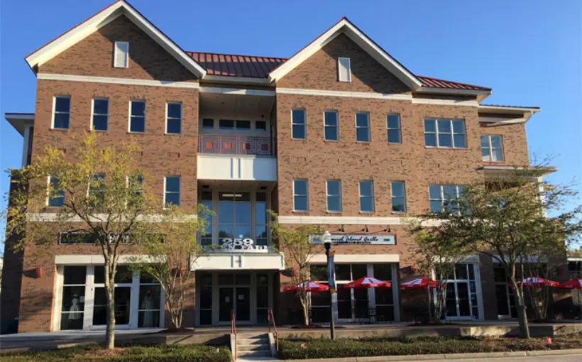 Axiom Capital has arranged a $2.6-million permanent loan to refinance a mixed-use building in Daniel Island, SC.