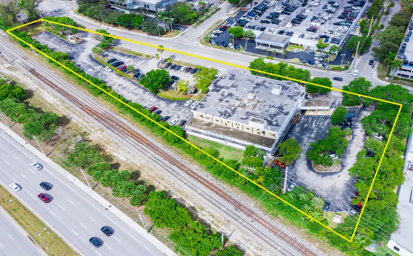 Franklin Street has arranged the $9.3-million sale of North Miami Beach Financial Center on West Dixie Highway.