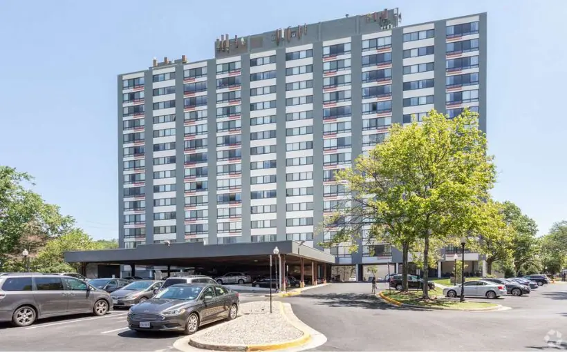 The Alexandria Housing Development Corporation has purchased the Park Vue of Alexandria apartment community with a $51.4-million loan from the Amazon Housing Equity Fund.