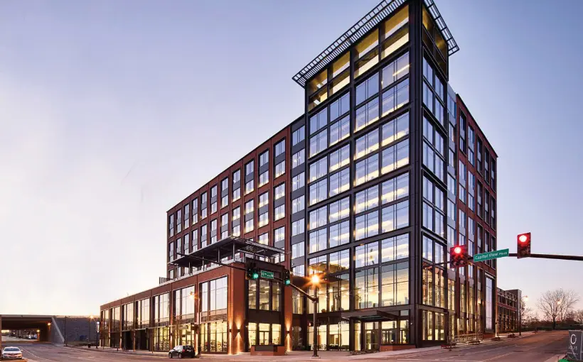 Stream Realty Partners has inked a lease deal with Oracle to occupy the fourth floor of the Radius office building in Nashville .