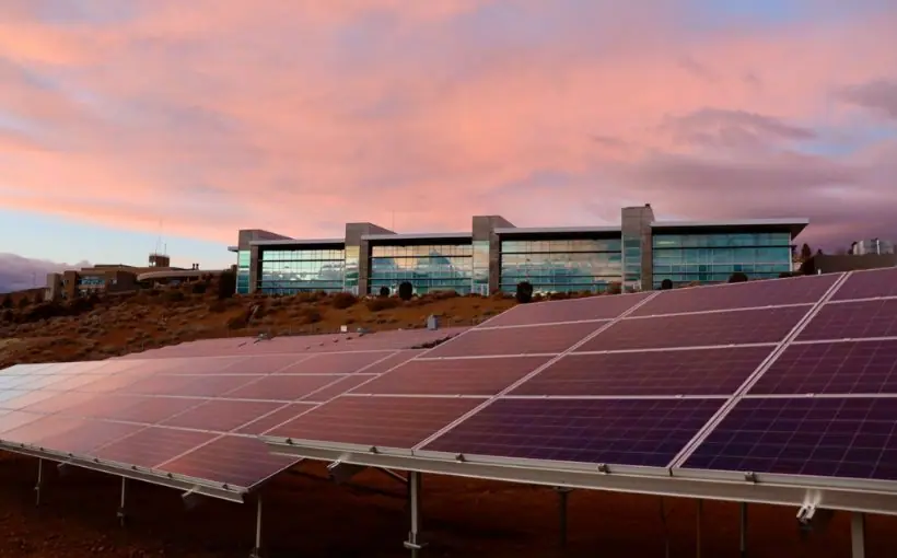 SolaREIT, a solar real estate investment fund, has closed on a $100-million securitization of solar leases with Nuveen.