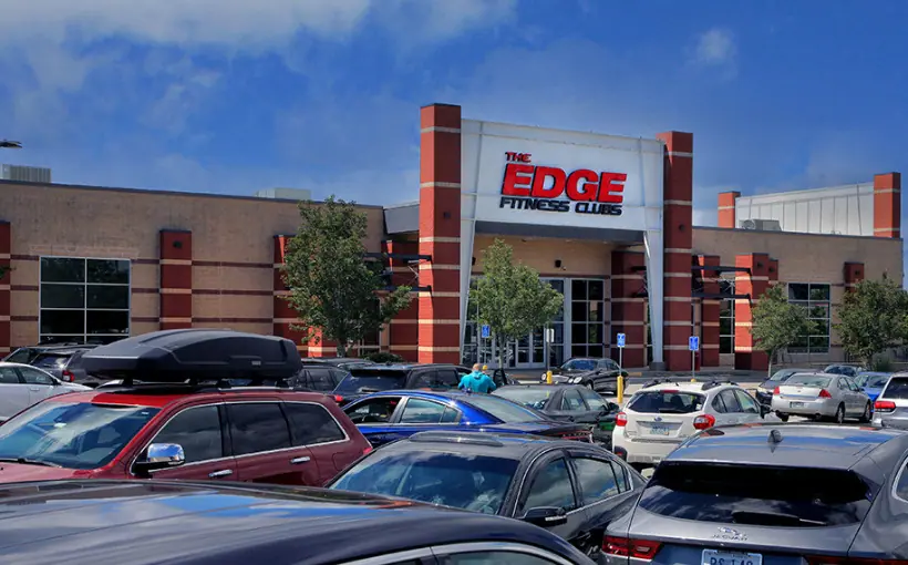 Capital Group Properties, LLC, has acquired Warwick Center, a 160,000-square-foot regional shopping center near the Providence, RI.