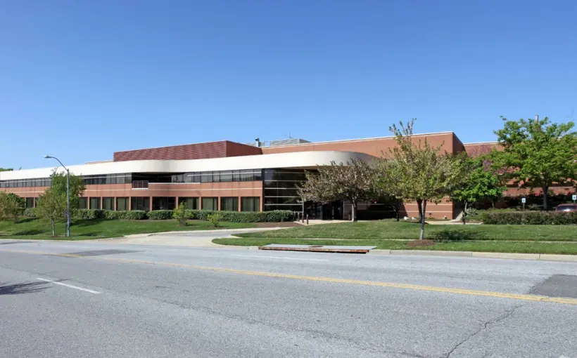 Homefix Custom Remodeling has paid $7.2 million for a 73,555-square-foot industrial/flex building in Laurel, MD.