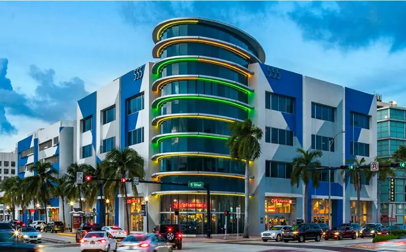 Greenmont Group and Davis have purchased the 555 Washington office building in Miami Beach for $52.5 million.