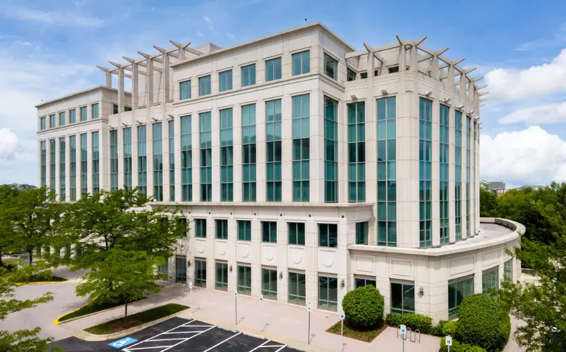 MacKenzie Commercial Real Estate Services, LLC has brokered a lease on behalf of RRD International, LLC, for 9,909 square feet of space at 700 King Farm Road in Rockville, MD.