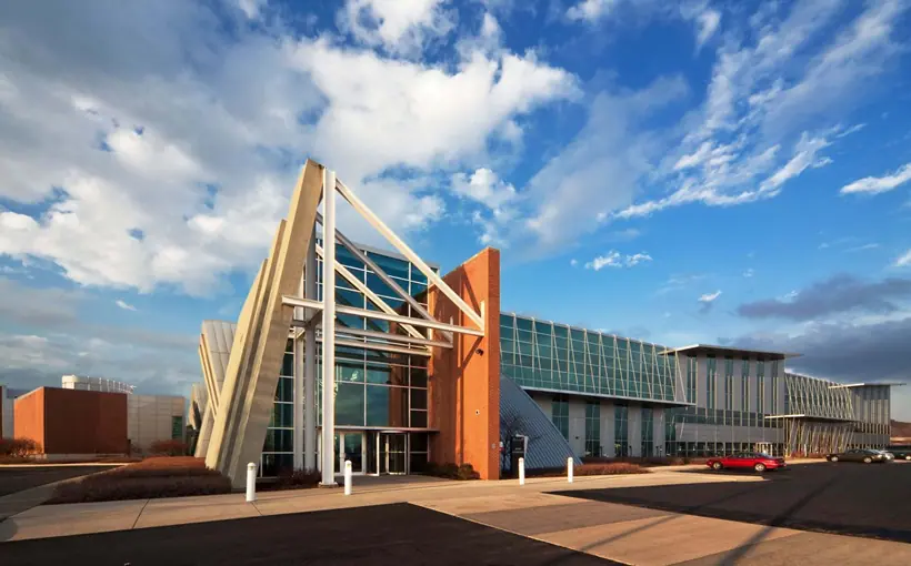 The Federal Aviation Administration's lease for 115,937 of office space in Rolling Meadows was one of suburban Chicago's largest office deals in Q1