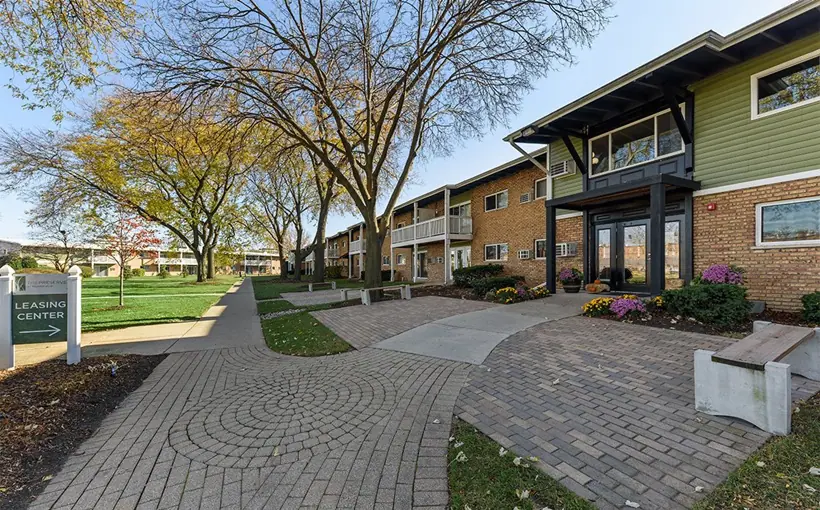 Beitel Group has reportedly paid $111 million for the Preserve at Woodfield, an apartment complex in Rolling Meadows, IL