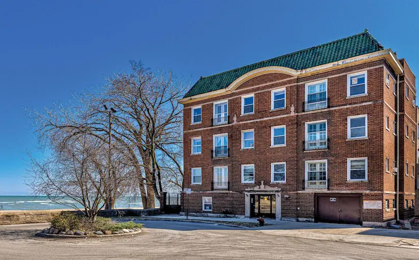 Chicago’s Essex Realty Group Snags Two Prime North Side Multi-Family Listings