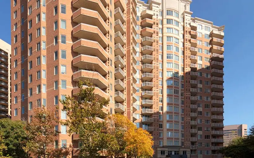 Polinger Development Co. and State Street Global Advisors have sold 1221 and 1331 S. Eads Street housing community in Arlington, VA adjacent to Amazon HQ2.