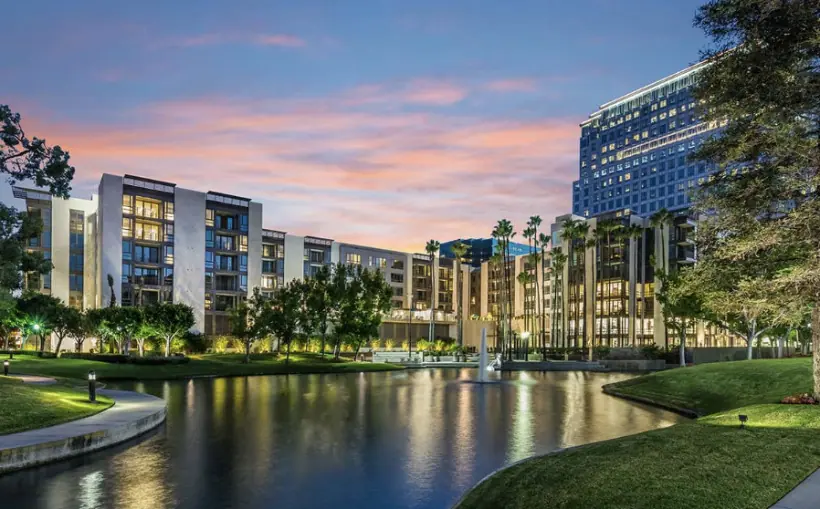 250-Unit Apartment Complex Trades in Costa Mesa