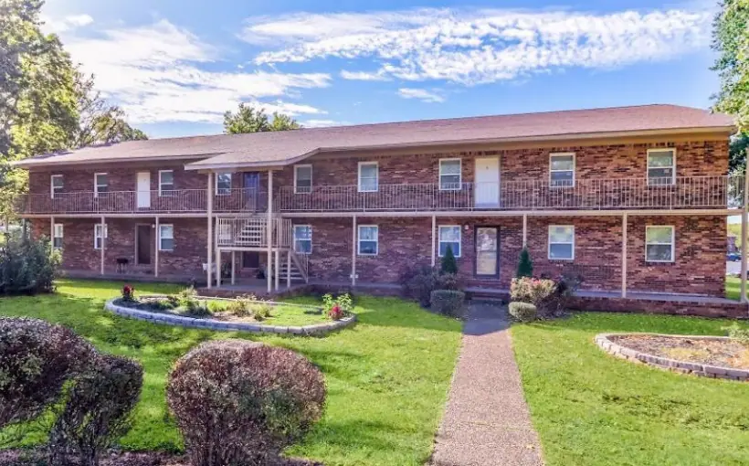 Aspen Meadow apartments in Hopkinsville, KY has been refinanced with a $17-million Fannie Mae loan through Greystone.