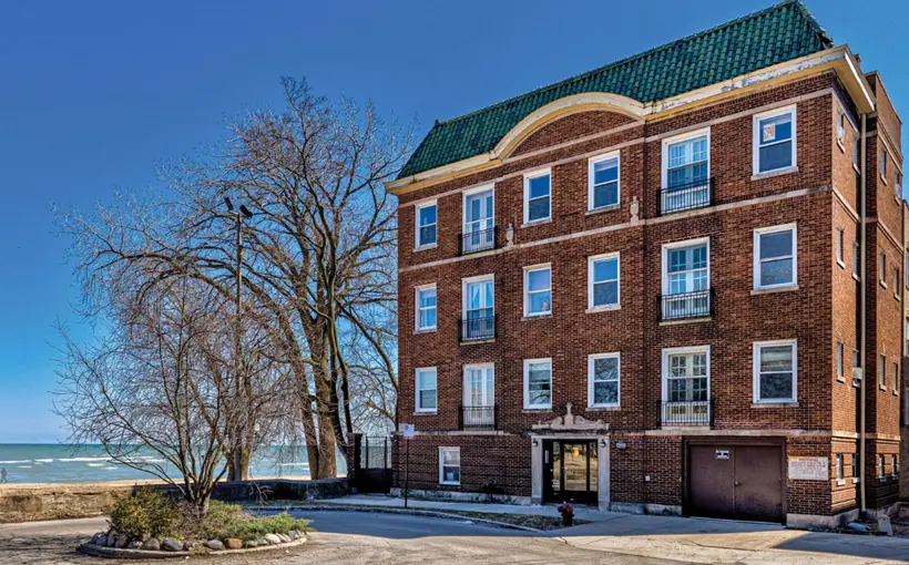 Essex Realty Group closed the sale of a rarely available beachfront apartment property in Chicago's East Rogers Park
