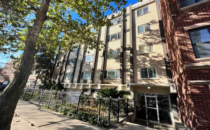 Essex Realty brokered the sale of 6144 Winthrop in Chicago's Edgewater neighborhood to Becovic Residential