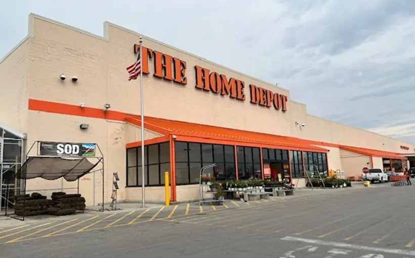 The Home Depot in Chicago's Chatham neighborhood has secured a $14-million first mortgage via Maverick Commercial Mortgage