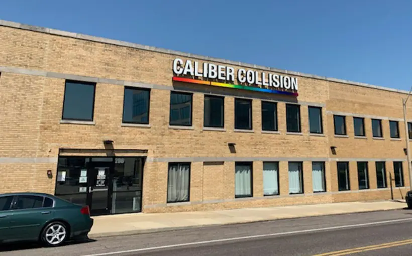 Stan Johnson Company has completed the $6.7-million sale of a 40,522-square-foot retail property leased to Caliber Collision in Memphis, TN.